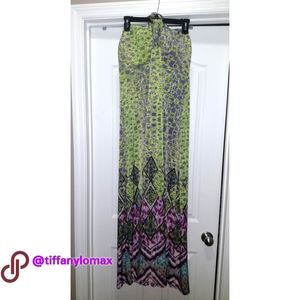 Multicolored maxi dress, ties around the neck